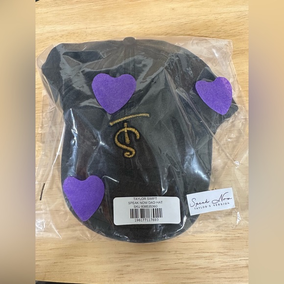 Authentic Taylor Swift TS WASHED BLACK DAD HAT Original Sealed W/ Purple Hearts - Picture 11 of 11